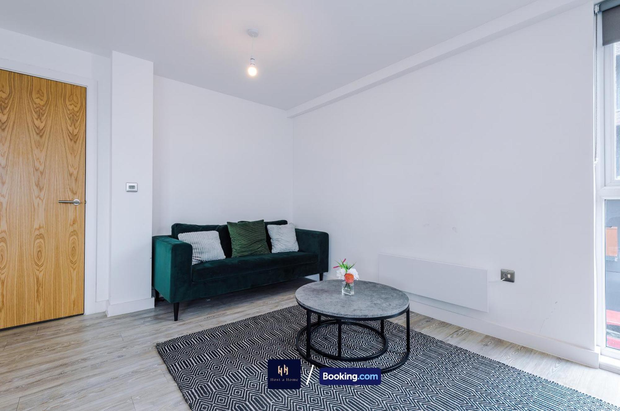 Modern 2 Bed Apartment With Balcony By Host A Home Manchester Eksteriør bilde