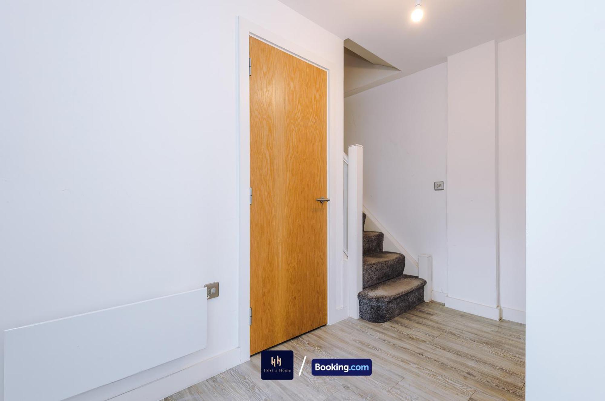 Modern 2 Bed Apartment With Balcony By Host A Home Manchester Eksteriør bilde